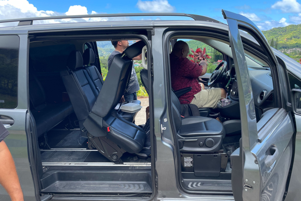 hawaiiairportshuttle vehicle interior