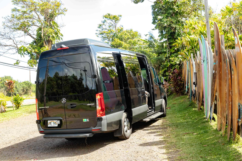 hawaiiairportshuttle kaui airport shuttle back view