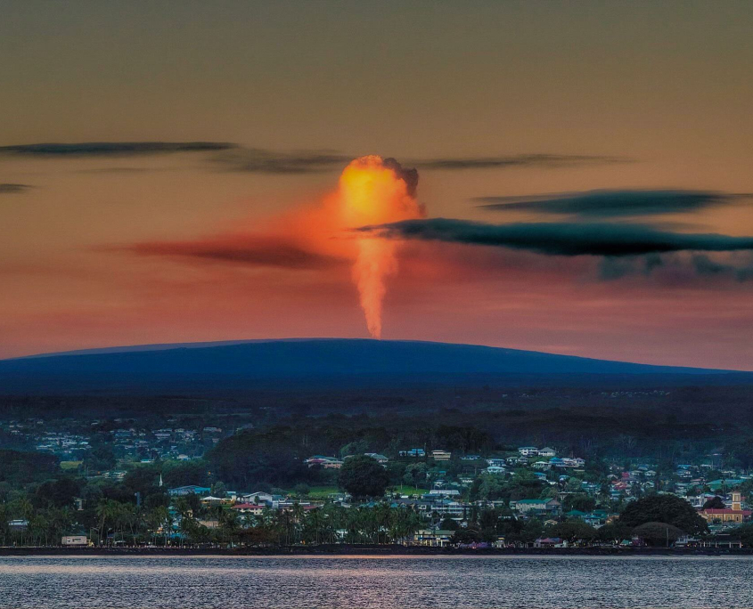 mauna loa eruptions an ash plume high into the air and created vast and devastating lava flows big island hawaii